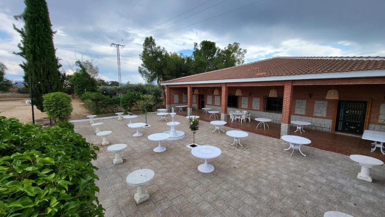 Hostal San Martin De Montalban ภายนอก รูปภาพ